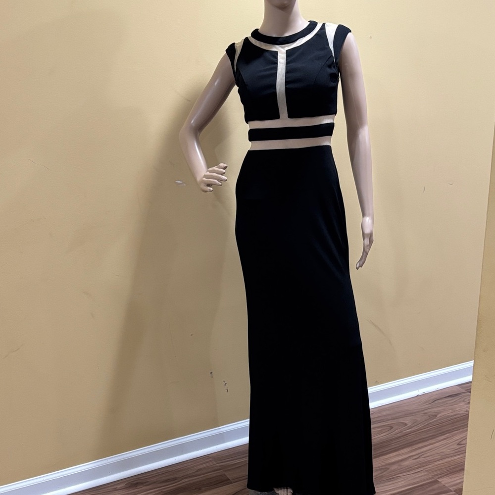 Studio 17 Elegant Black and Cream Sleeveless Dress